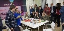 Sesi�n de generaci�n de ideas innovadoras durante el taller