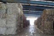 Almacenaje de papel y cart�n recuperado